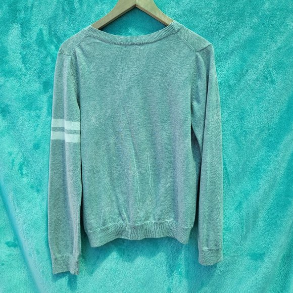 Gap grey button up V-neck sweater made with silk size medium - Picture 2 of 9